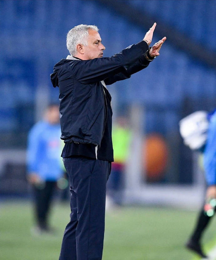 风云突变！西汉姆清晨完成体检，社区盾版图或变，气氛紧张，阵容厚度经受考验(突击风暴全女角色死体赏析视频)