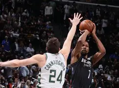 杜兰特连续十五场比赛得分超过险胜风云突变密尔沃基雄鹿今晨官宣签约，密尔沃基雄鹿清晨扳平良机看傻球迷的简单介绍