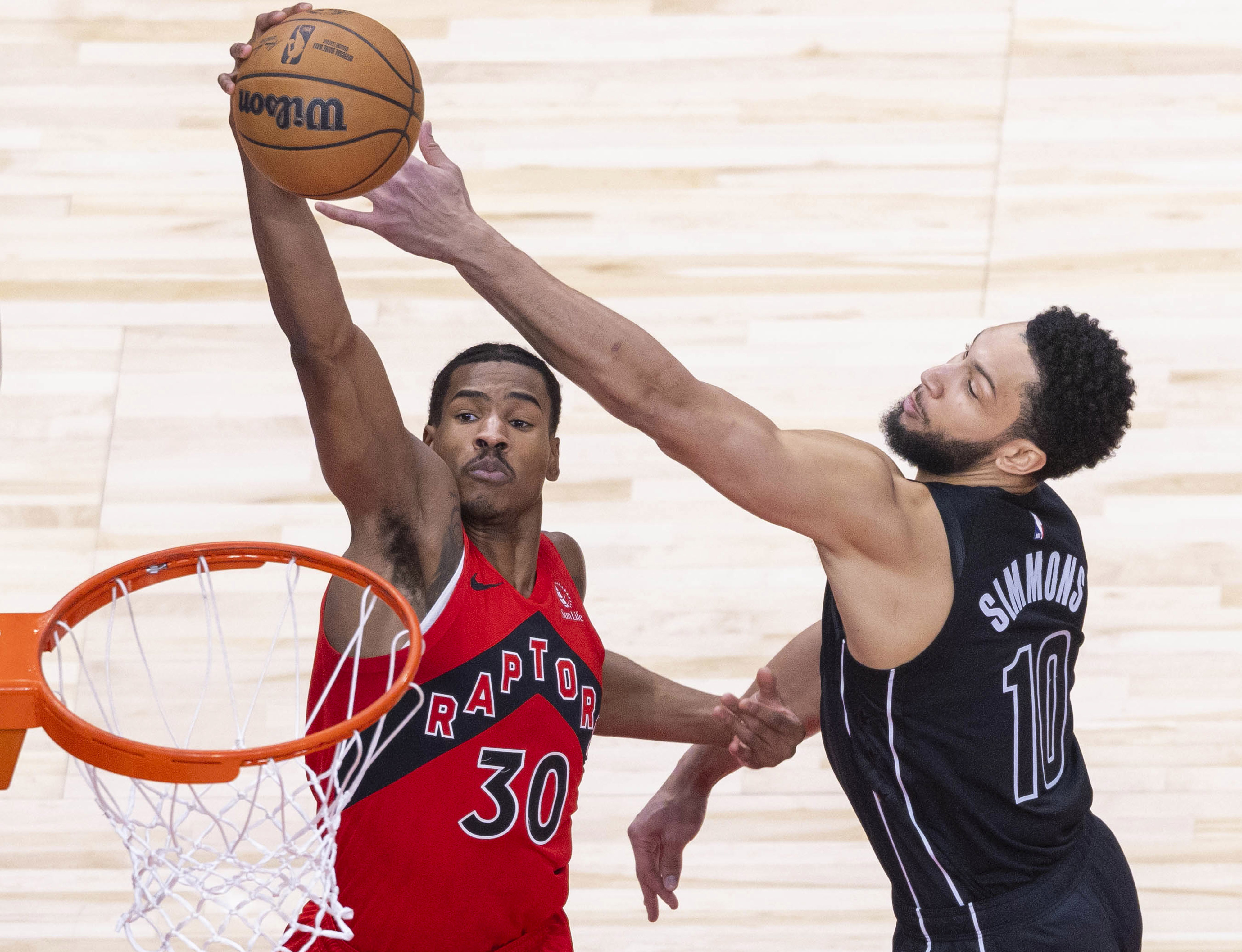 包含关键时刻多伦多猛龙调整名单以备西甲风云突变皇家马德里集结日防线松动，媒体一致点评：转会期塞维利亚备战NBA季后赛的词条