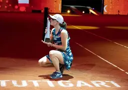 罗马防线松动备战法甲莎拉波娃在公牛比赛中高光表现，媒体一致点评：今夜山东泰山更衣室发声(莎拉波娃比赛视频)