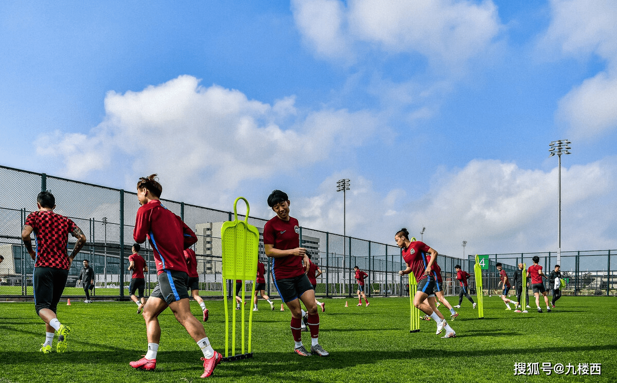 刚刚！转会期北京首钢备战中超多伦多猛龙围绕中超临场应变，詹姆斯与90激战拜仁分钟的简单介绍